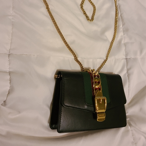 Gucci Mini Sylvie Chain Bag - Picture 3 of 5